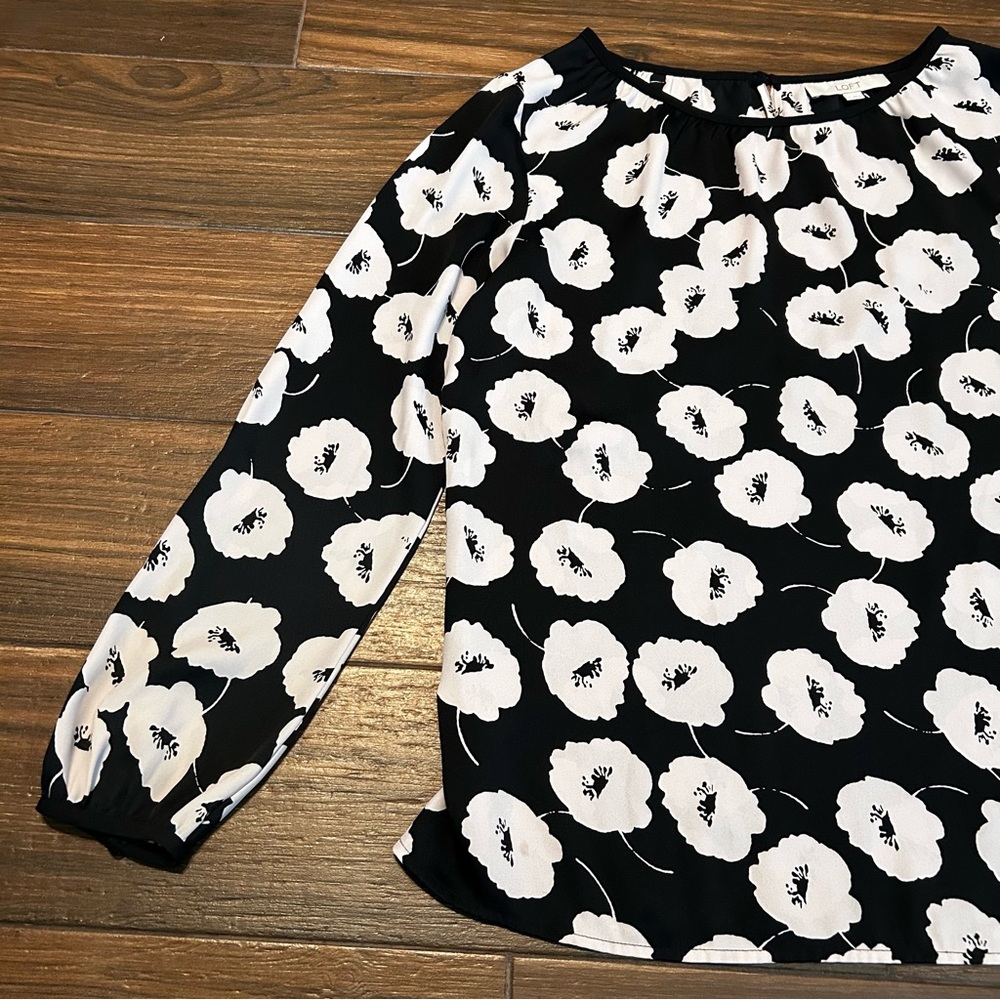 LOFT Women’s Long Sleeve Blouse Poppy Flower Medium Black Cream - Picture 4 of 9